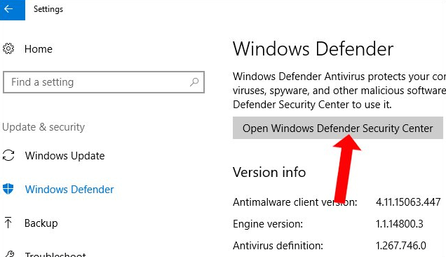 Chọn Open Windows Defender Security Center.